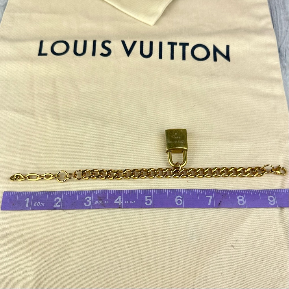 Louis Vuitton vintage lock bracelet chain HANDMADE - Picture 4 of 4